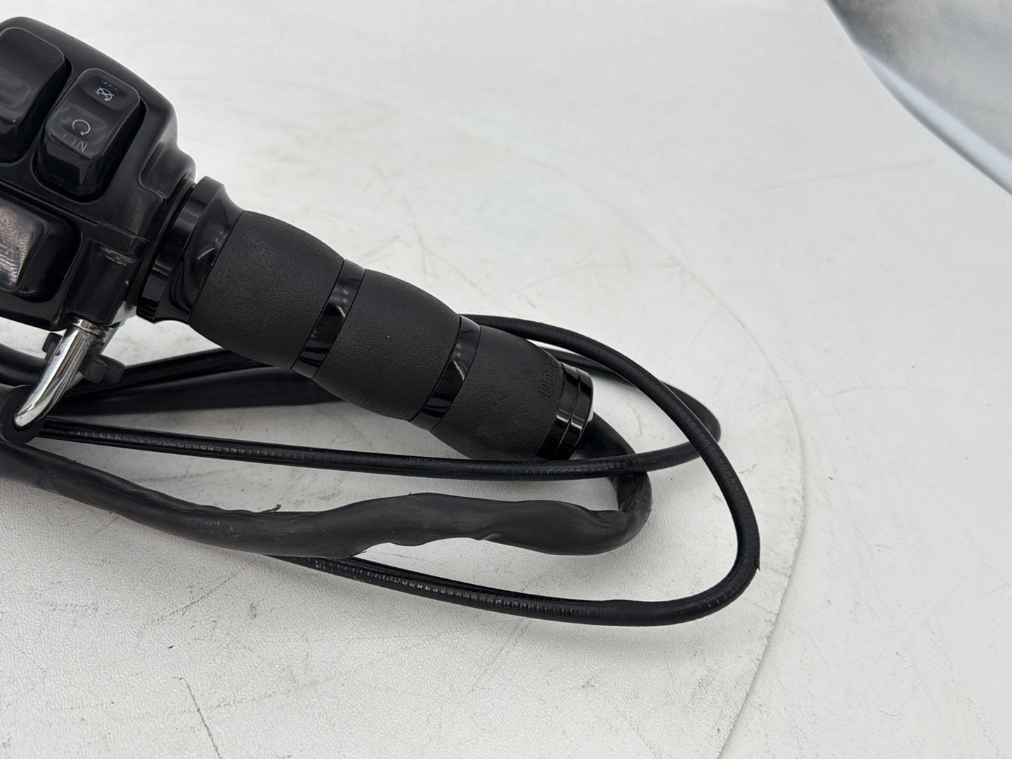 1999 - 2006 Harley-Davidson Touring Road King Police Right Engine Start Kill Switches Controls 71684-06A