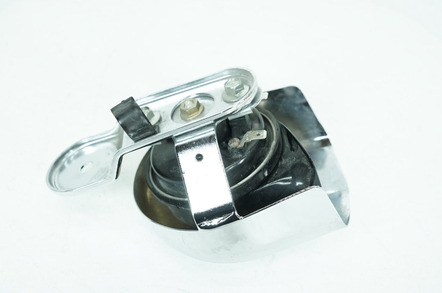 2000 - 2006 Harley-Davidson Touring CVO Screamin Eagle Road King Horn Signal Klaxon Chrome Cover 69012-93A