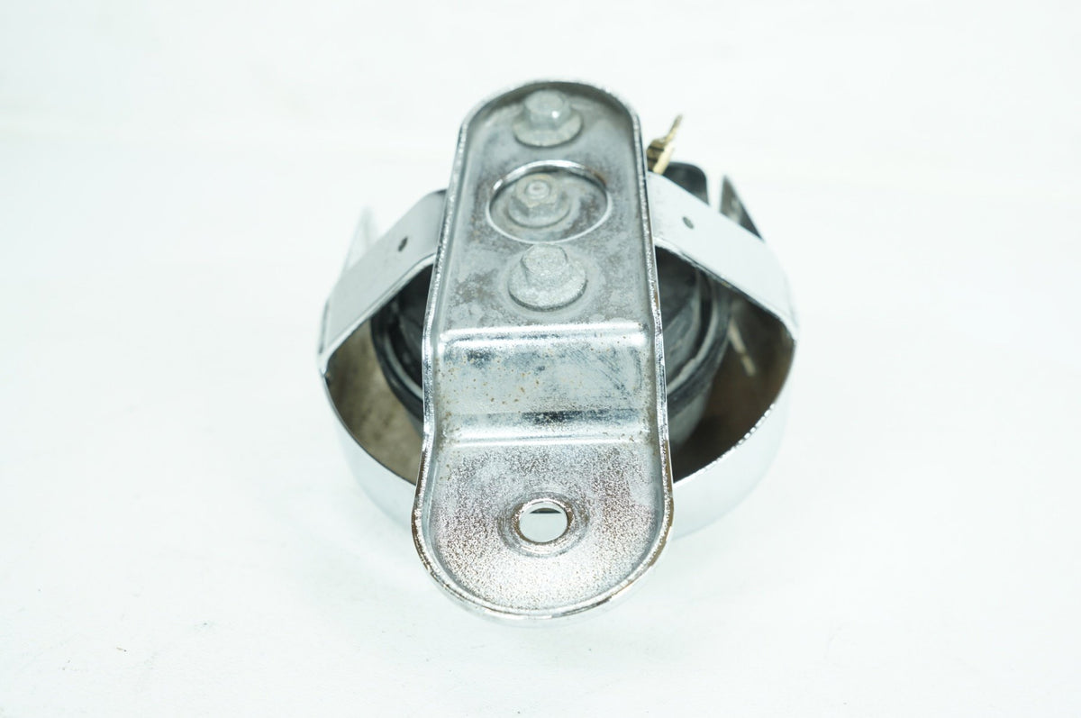 2001 Harley Touring FLHRI Road King OEM Horn Signal Klaxon Chrome Cover