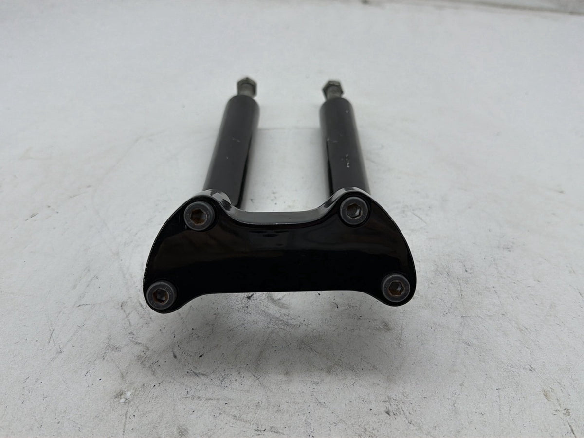 2011 Harley Road Glide Touring FLTRX OEM Front Handlebar Riser Top Clamp