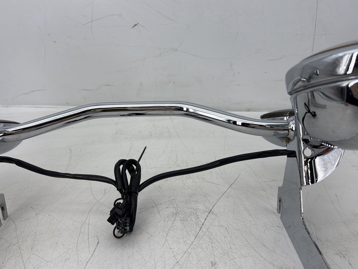 2006 Harley Electra Glide Touring Classic FLHTCI OEM Front Turn Signal Indicators Aux Light Bar
