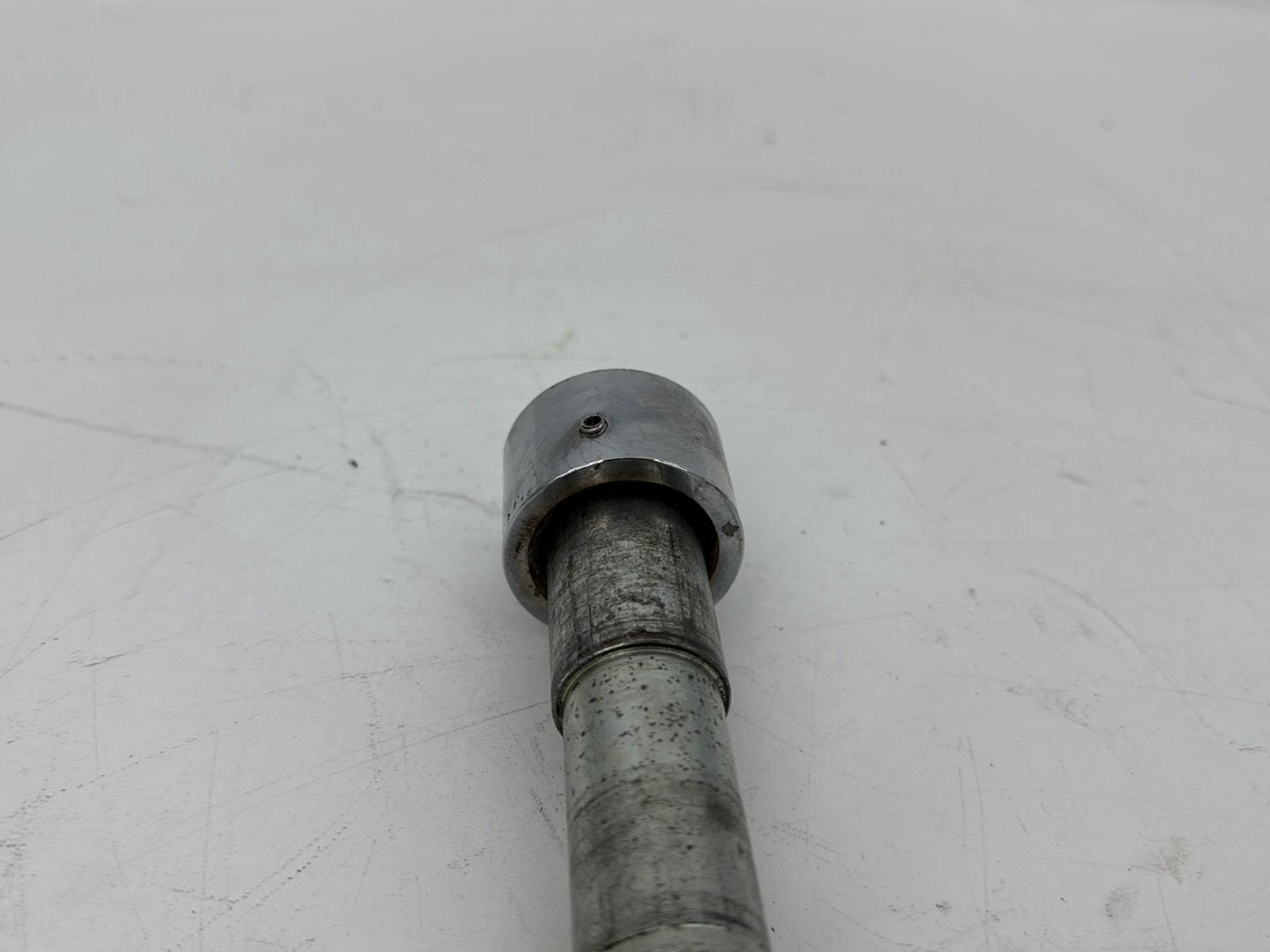 2007 - 2012 Harley-Davidson Touring Electra Glide Ultra Front Wheel Axle Bolt Shaft 	41547-07A