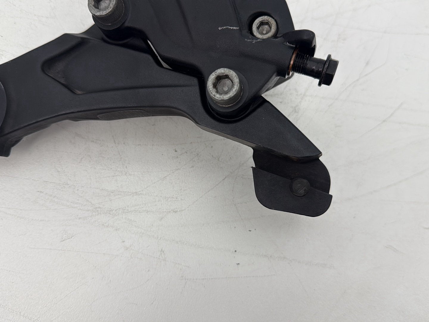 2015 Harley Touring FLHXS Street Glide OEM Rear Back Brake Caliper w/ Bracket