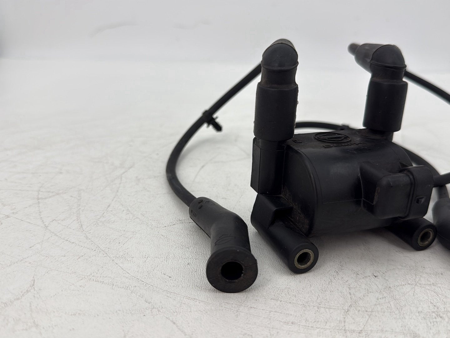 2015 Harley Touring FLHXS Street Glide OEM Ignition Coil Spark Plugs Cable