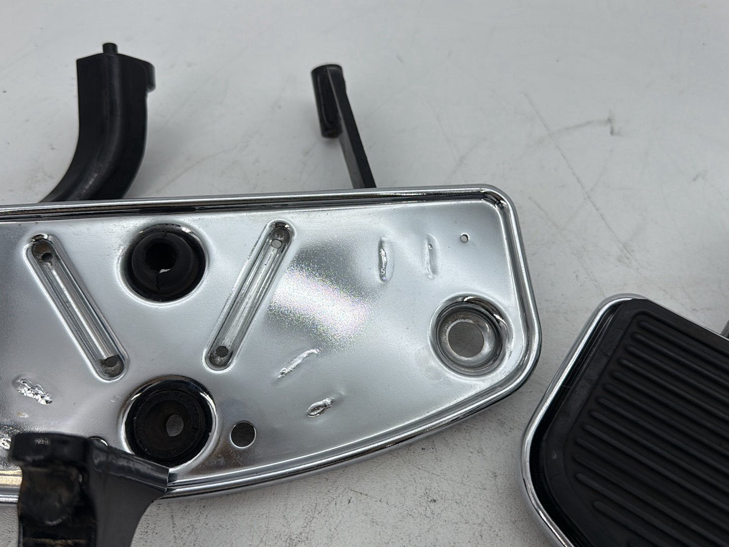 2018 Harley Electra Glide Touring Ultra FLHTCU OEM Left Right Driver & Pass Floorboard Foot Rest