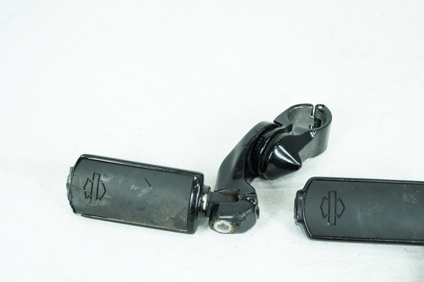 2008 - 2016 Harley-Davidson Touring Street Glide Front Right Left Highway Foot Pegs 33937-03