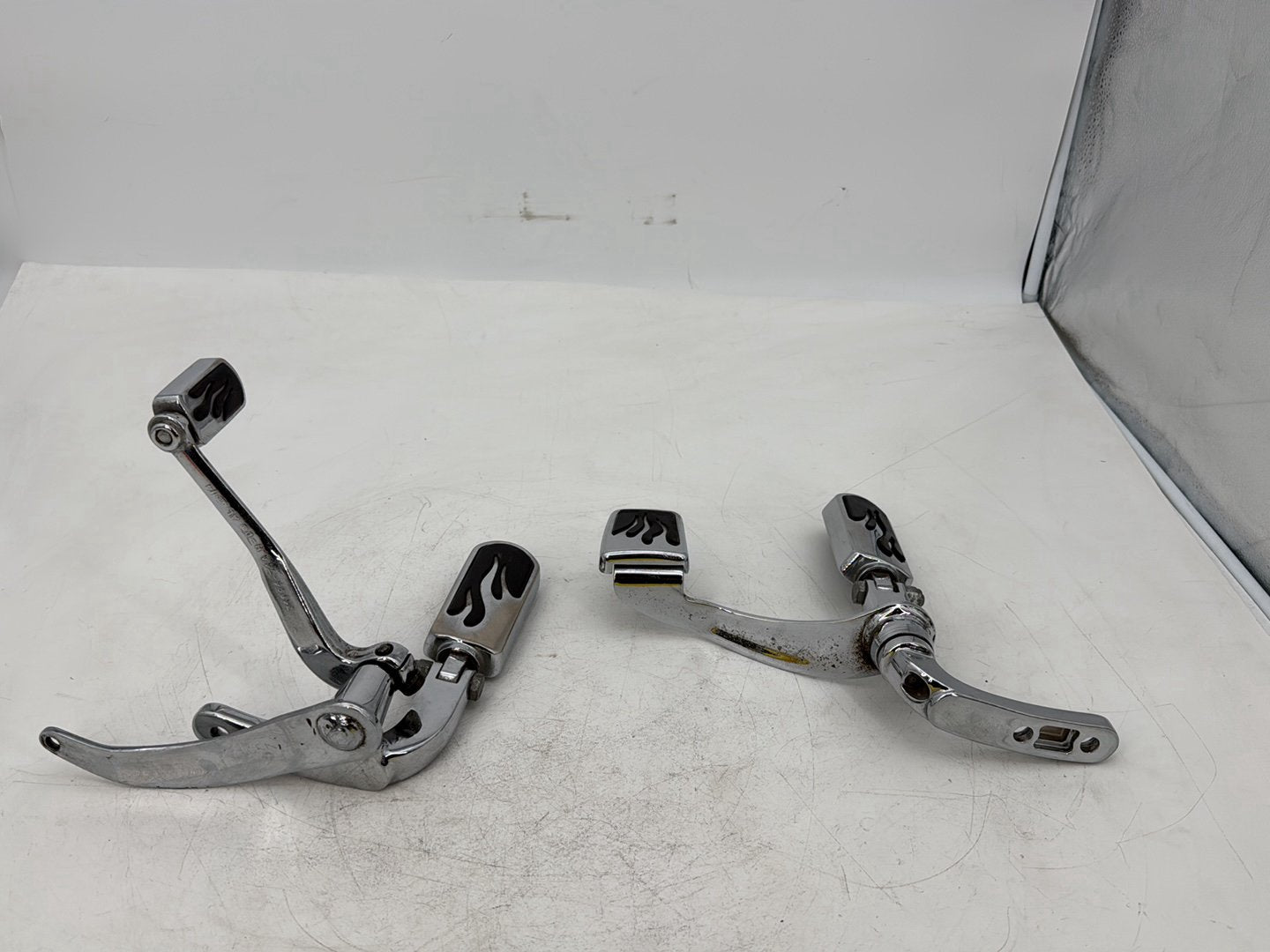 1999 - 2006 Harley-Davidson Dyna Super Glide Left Right Foot Brake Control Pegs 50649-90
