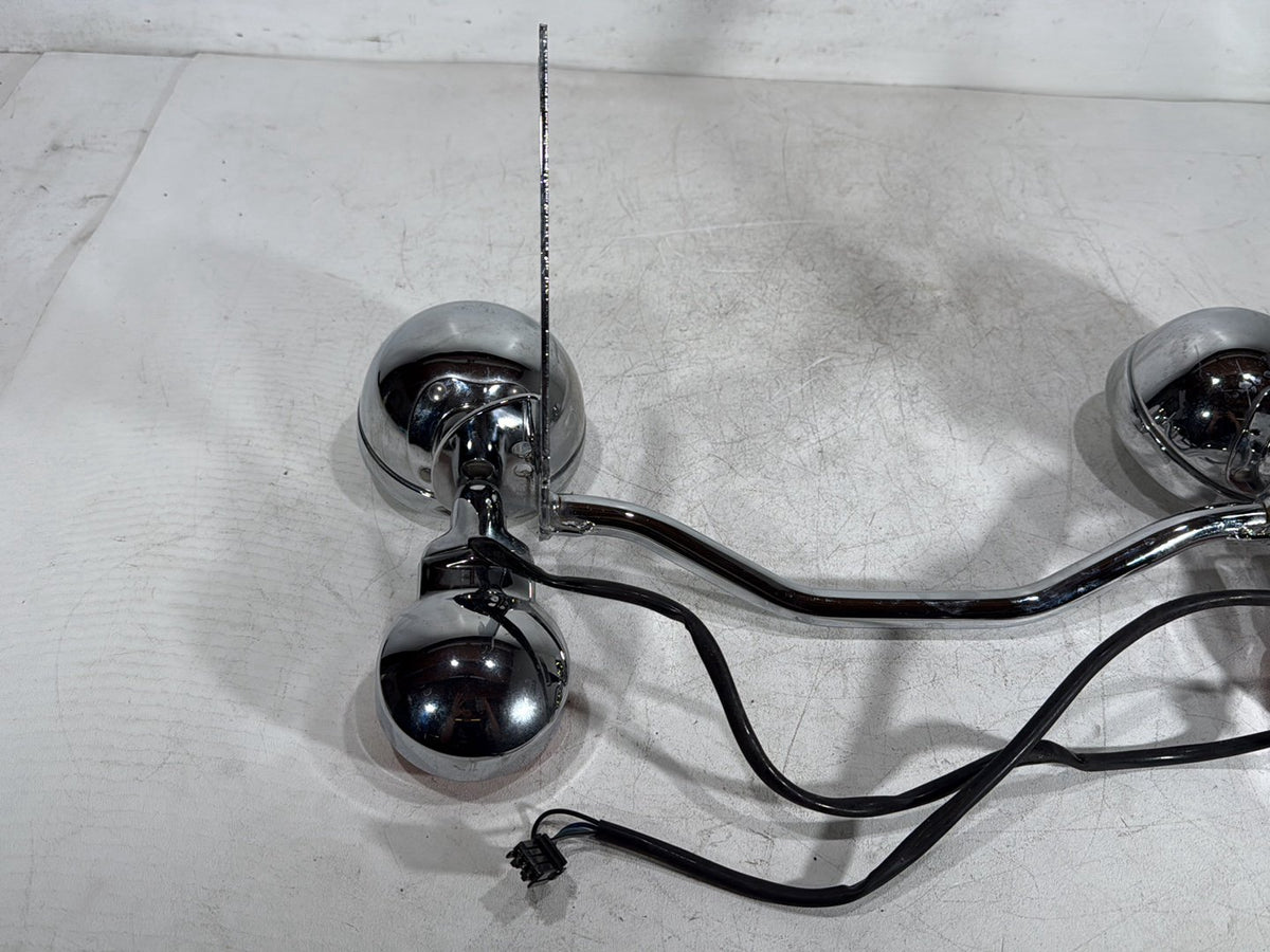 2007 Harley Electra Glide Touring OEM Front Turn Signal Indicators Aux Light Bar