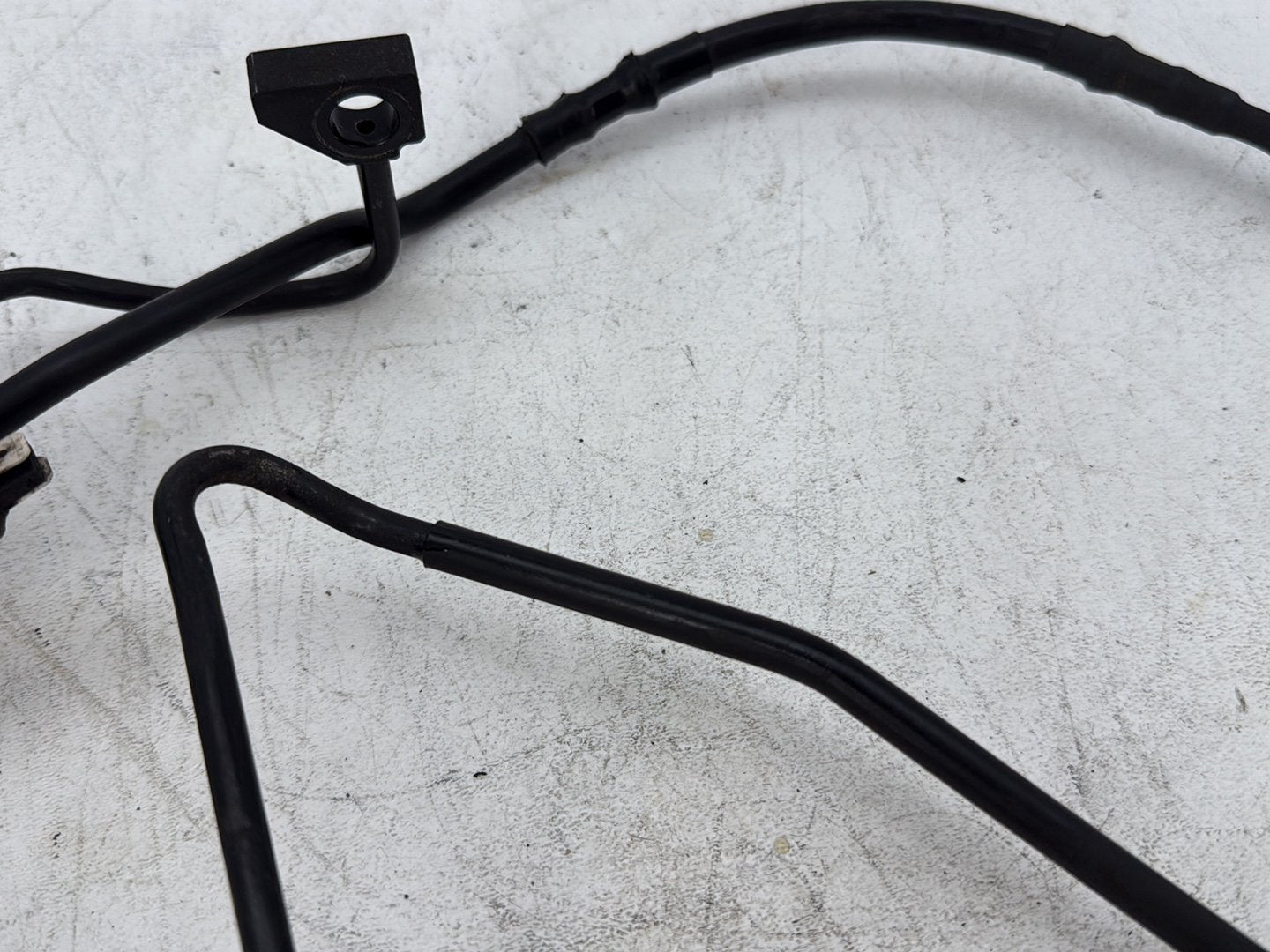 2018 Harley Electra Glide Touring Ultra FLHTCU OEM Rear Brake Hose Line Pipe ABS