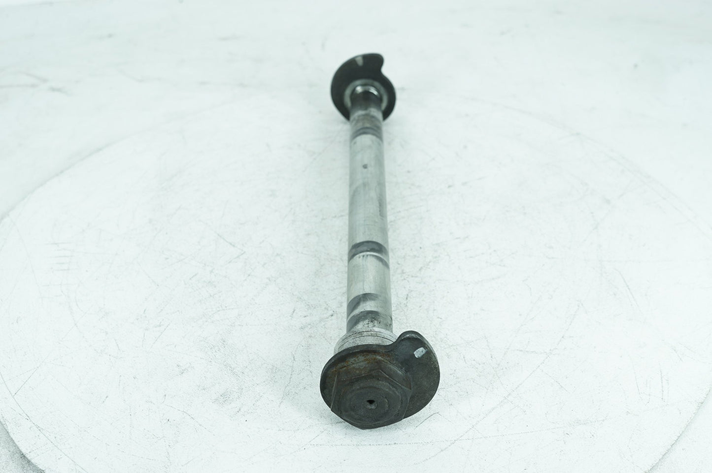 2007 - 2012 Harley-Davidson Touring Electra Glide Ultra Rear Wheel Axle Bolt Shaft 41056-09