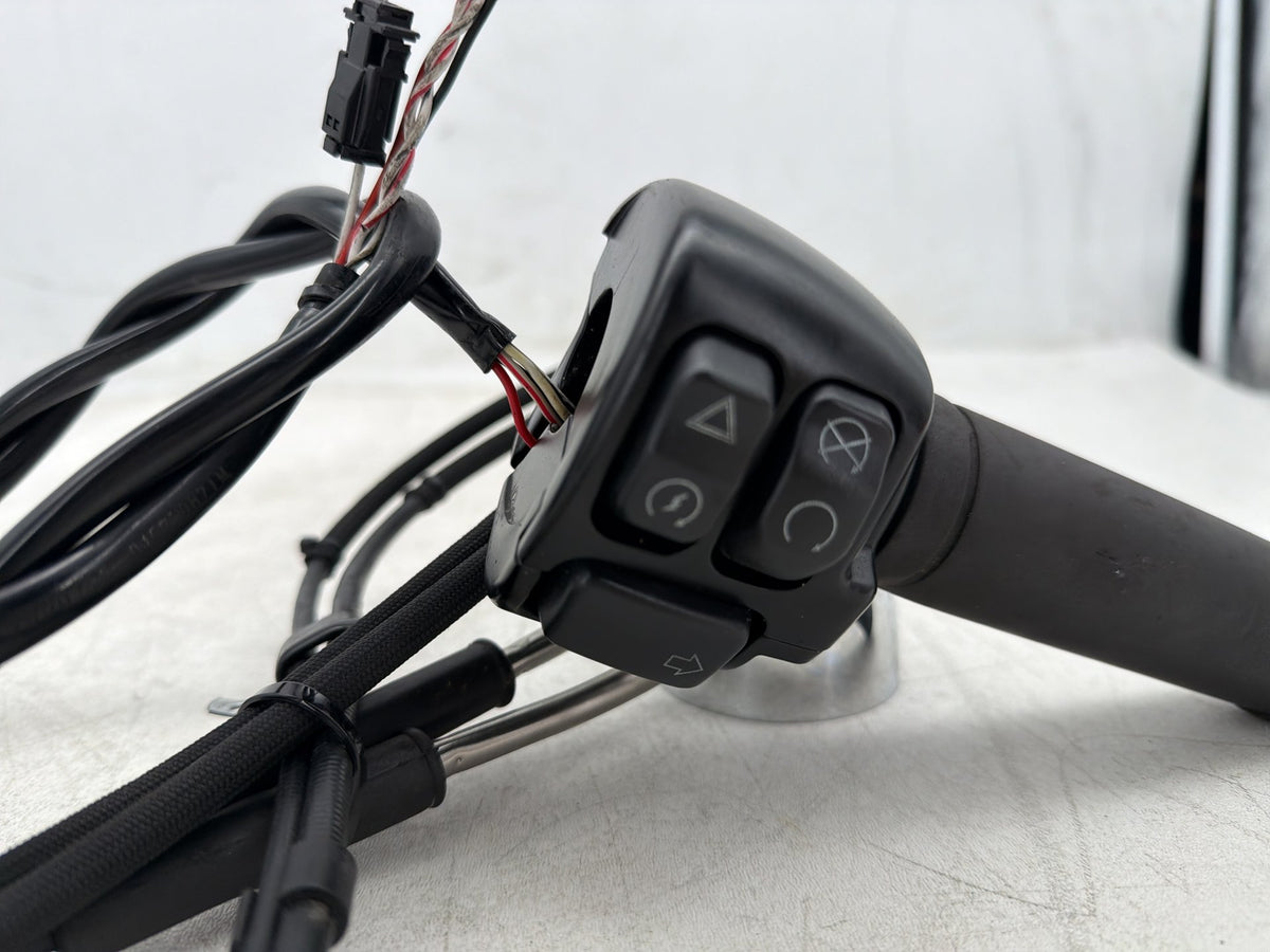 2017 Harley Dyna Street Bob FXDB OEM Right Engine Start Kill Switches Controls