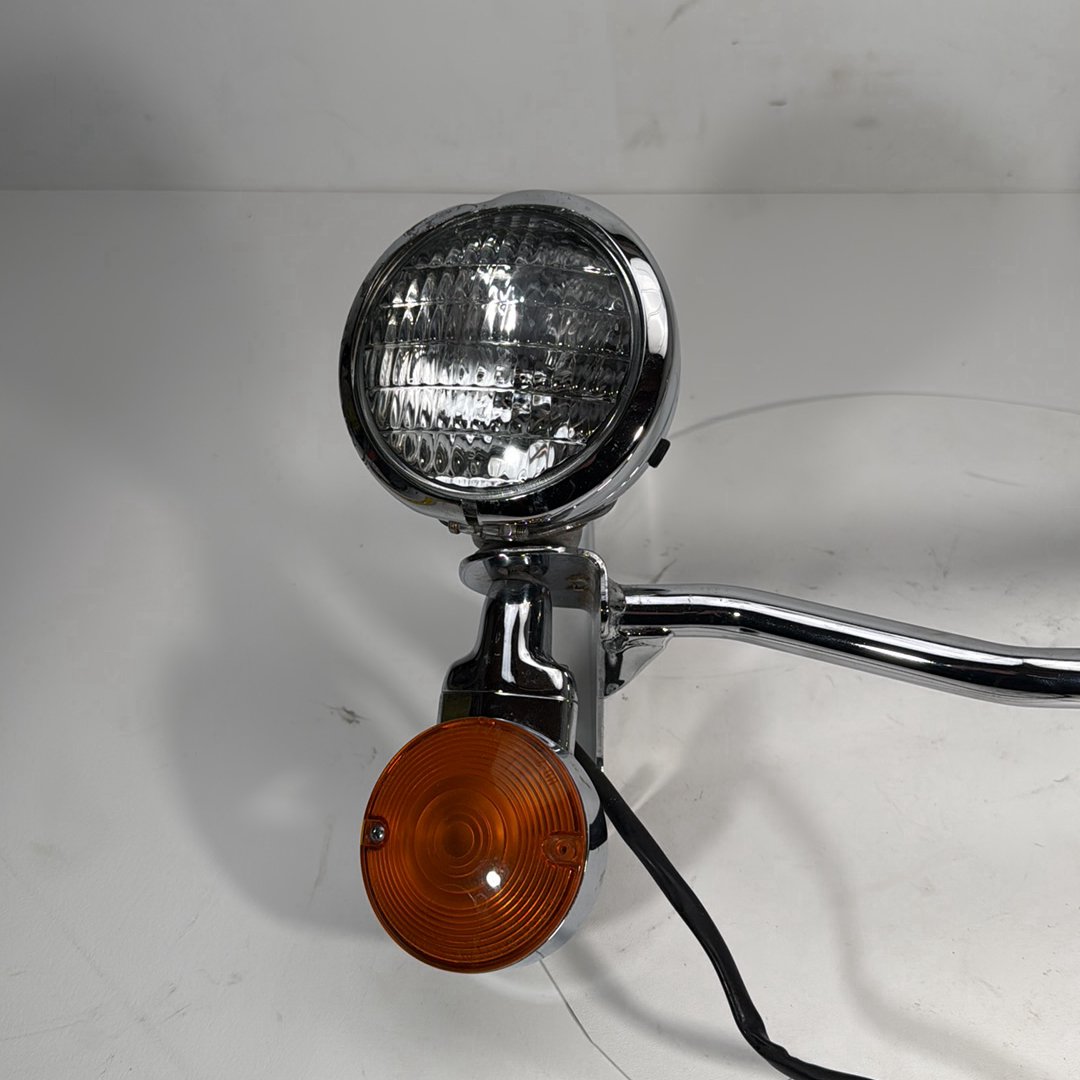 1984 - 1998 Harley-Davidson Touring Road King Police Front Turn Signal Indicators Aux Light Bar  	68712-94A