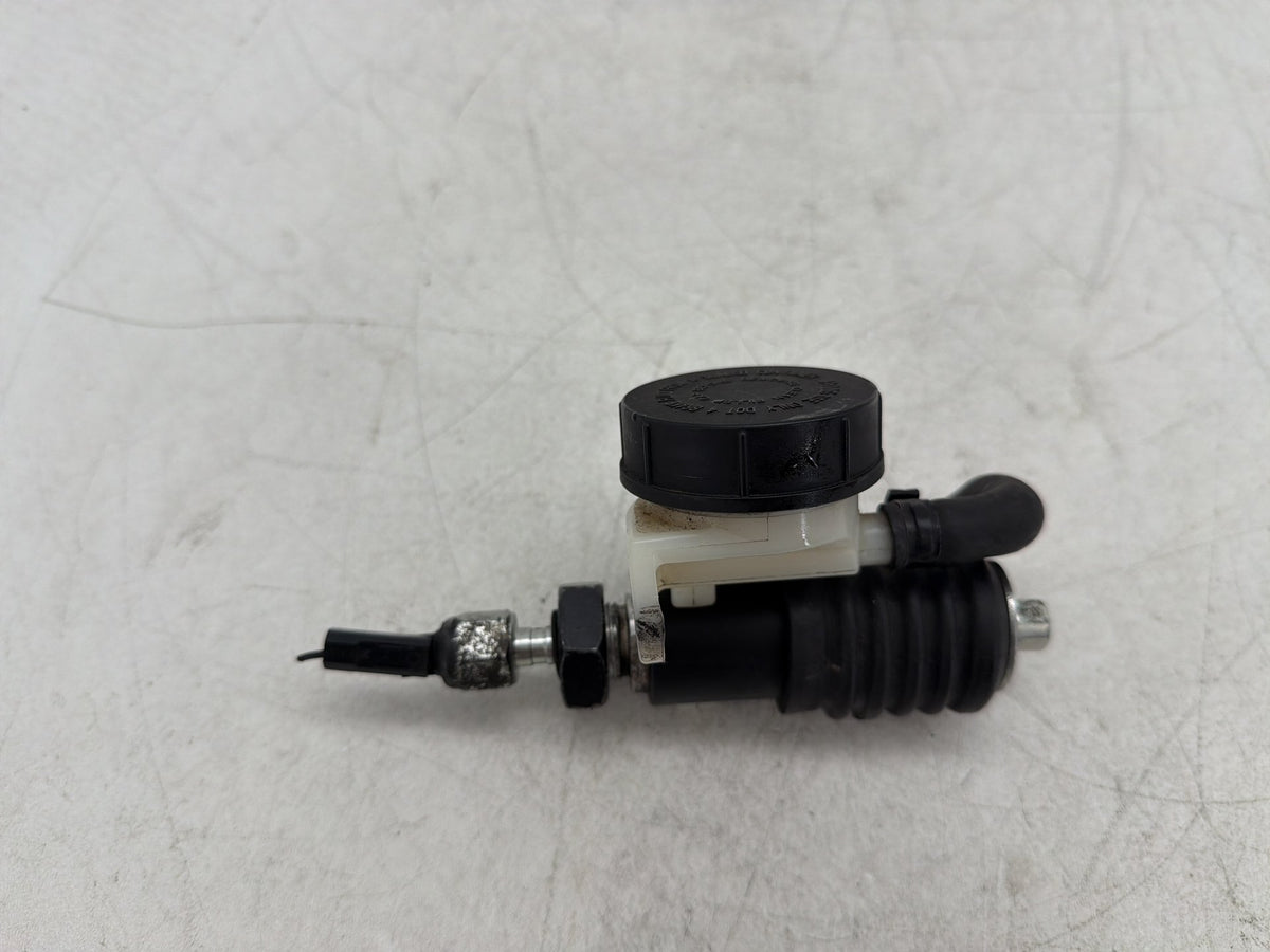 2017 Harley Dyna Street Bob FXDB OEM Rear Brake Master Cylinder Reservoir ABS