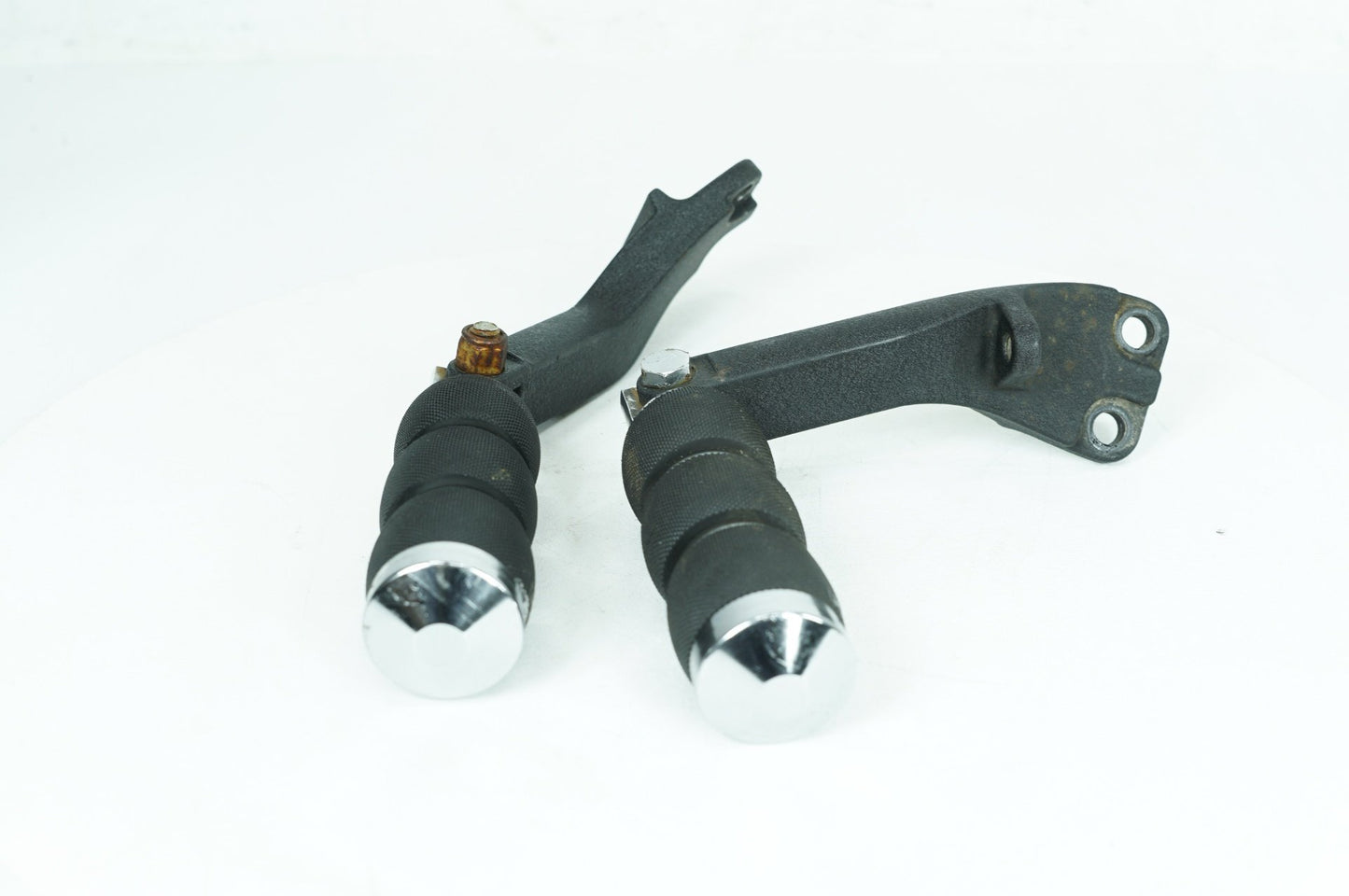 2007 - 2016 Harley-Davidson Dyna Super Glide Custom Passenger Left & Right Foot Pegs 49224-06A