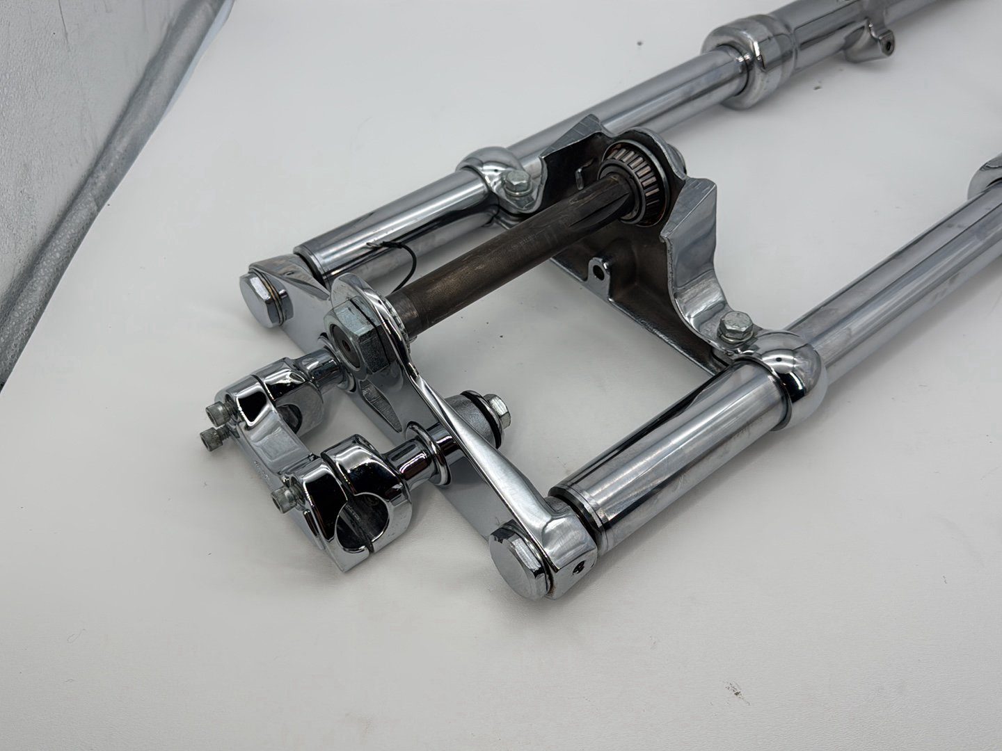 1999 - 2006 Harley-Davidson Dyna Wide Glide Front Triple Tree Set & LH RH Fork Legs Sliders 45679-92 , 45874-91