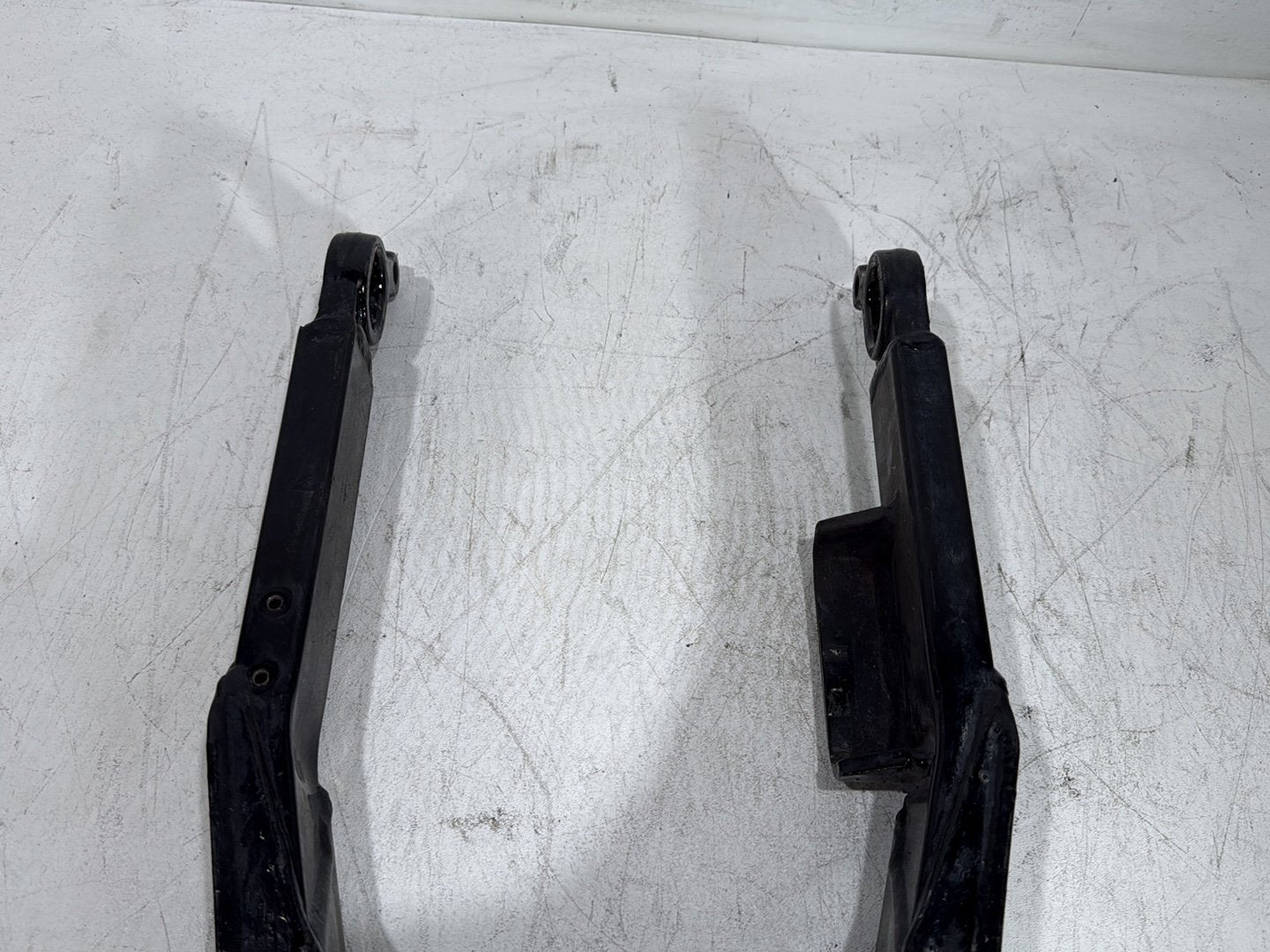 2006 Harley Touring FLHTCI Electra Glide Classic OEM Rear Fork Swingarm Swing Arm