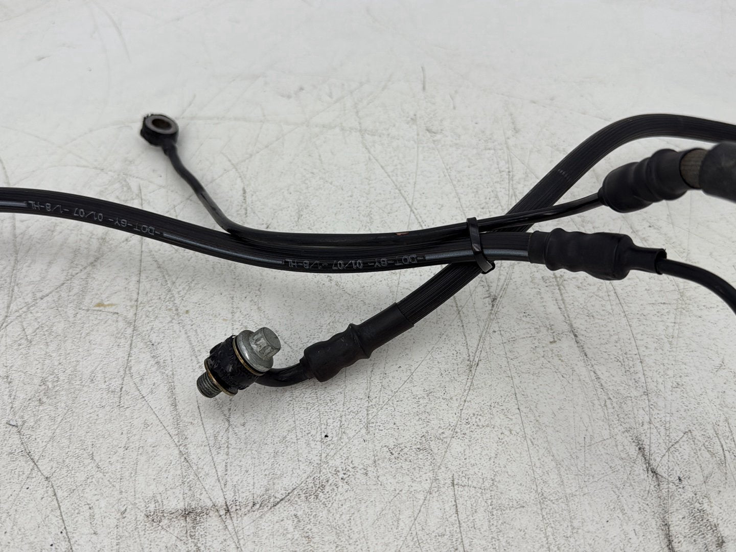 2007 Harley Electra Glide Touring Ultra FLHTCUI OEM Front Brake Hose Line Pipe