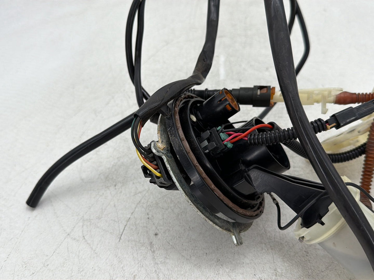 2009 Harley Road Glide Touring FLTR OEM Fuel Pump Gas Gasoline Petrol Sending