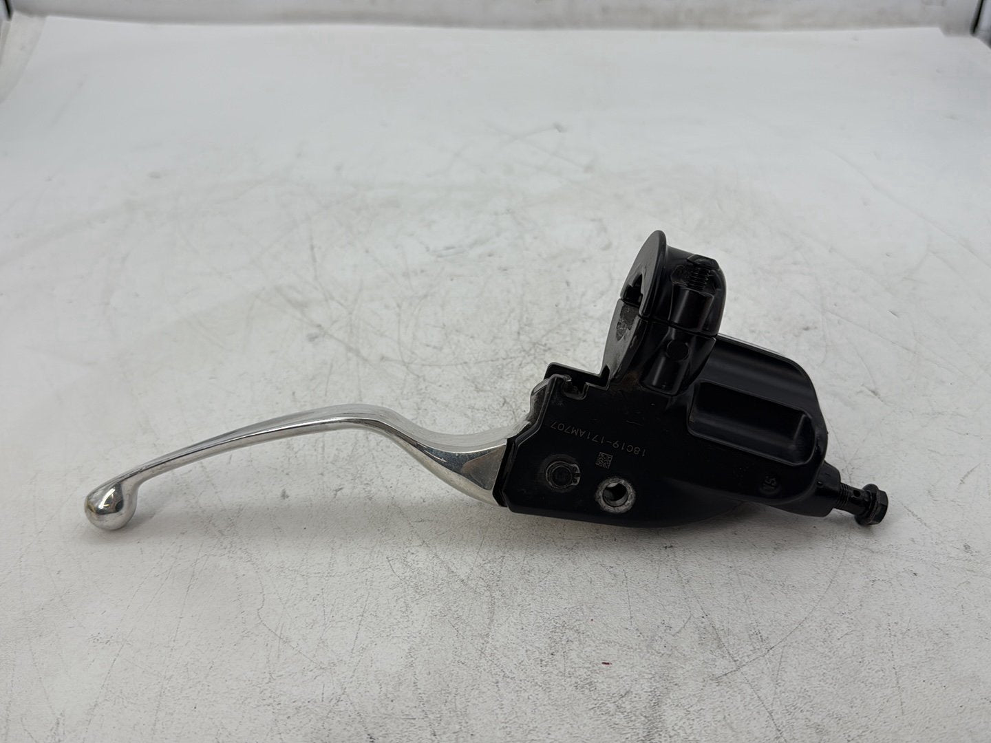 2018 Harley Electra Glide Touring Ultra FLHTCU OEM Front Left Hand Clutch Lever Master Cylinder