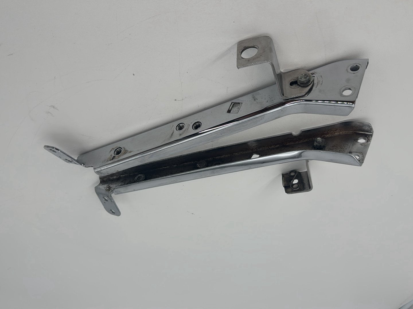 1999 - 2006 Harley-Davidson Touring Electra Glide Classic Left Right Saddlebag Fender Struts Brackets 90718-79C