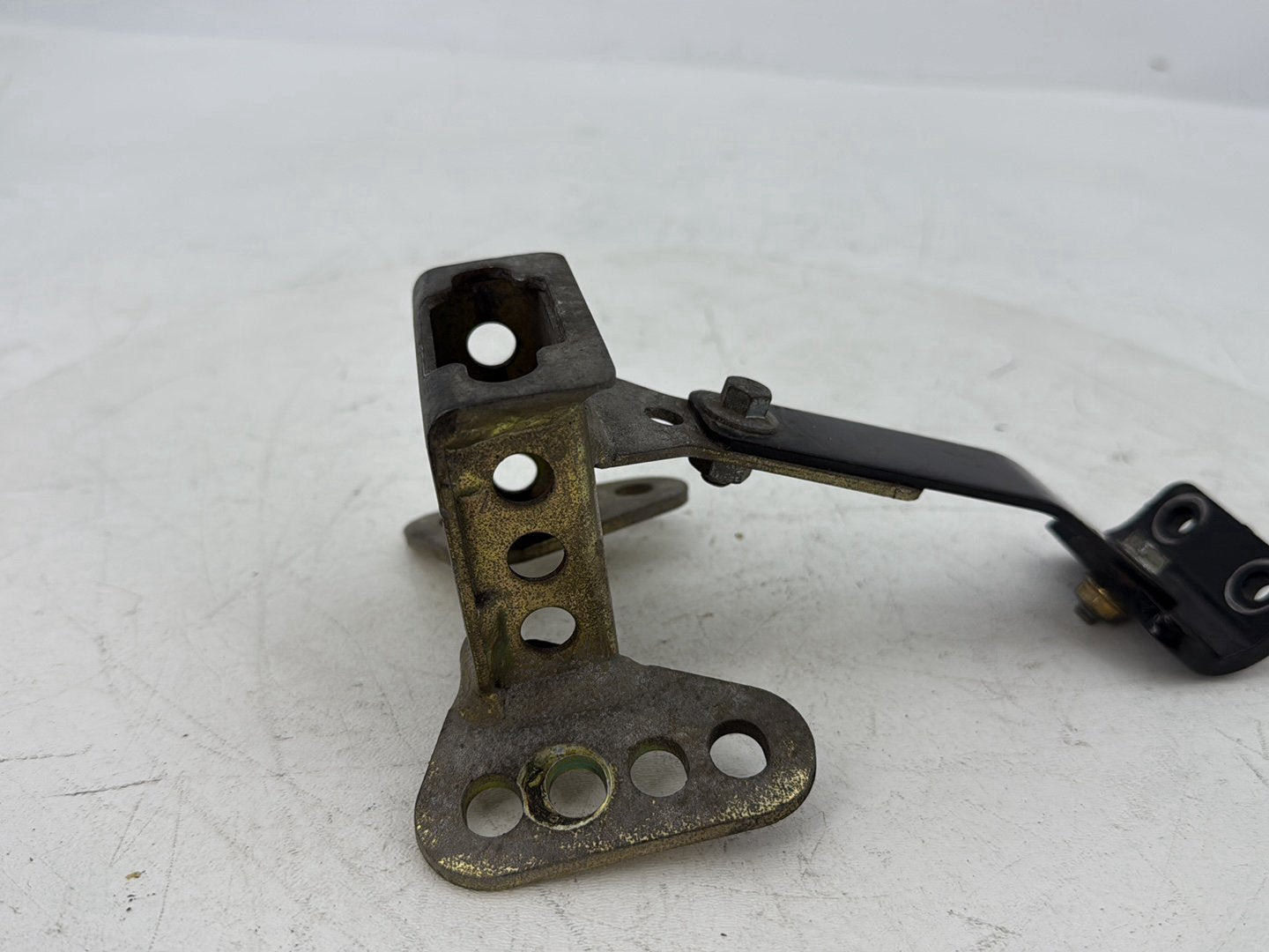 2008 - 2016 Harley-Davidson Touring Electra Glide Ultra Front Driver Rider Backrest Bracket Mount 52589-09A