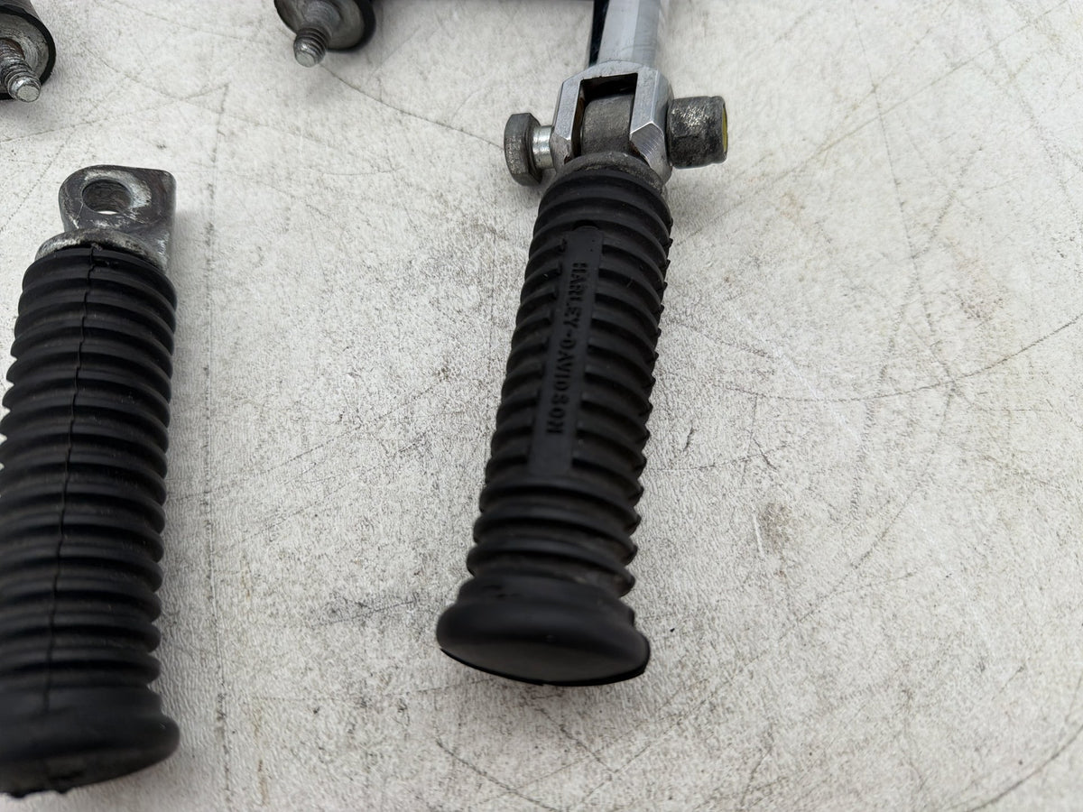 2004 Harley Heritage Softail Classic FLSTCI OEM Passenger Left & Right Foot Pegs