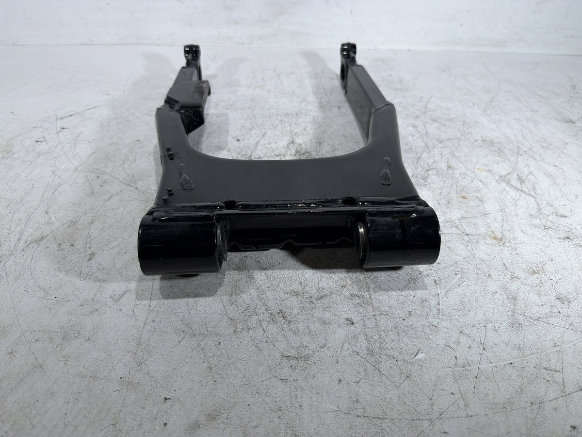 2004 Harley Electra Glide CVO Screamin Eagle OEM Rear Fork Swingarm Swing Arm