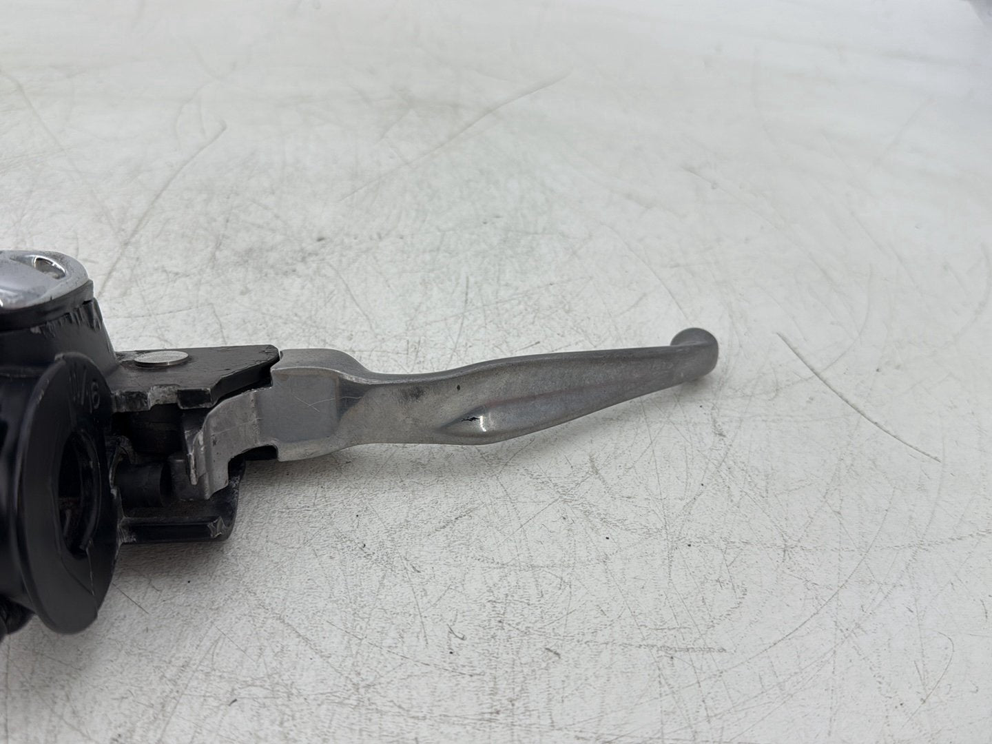 2006 Harley Electra Glide Touring Classic FLHTCI OEM Front Right Brake Lever Master Cylinder