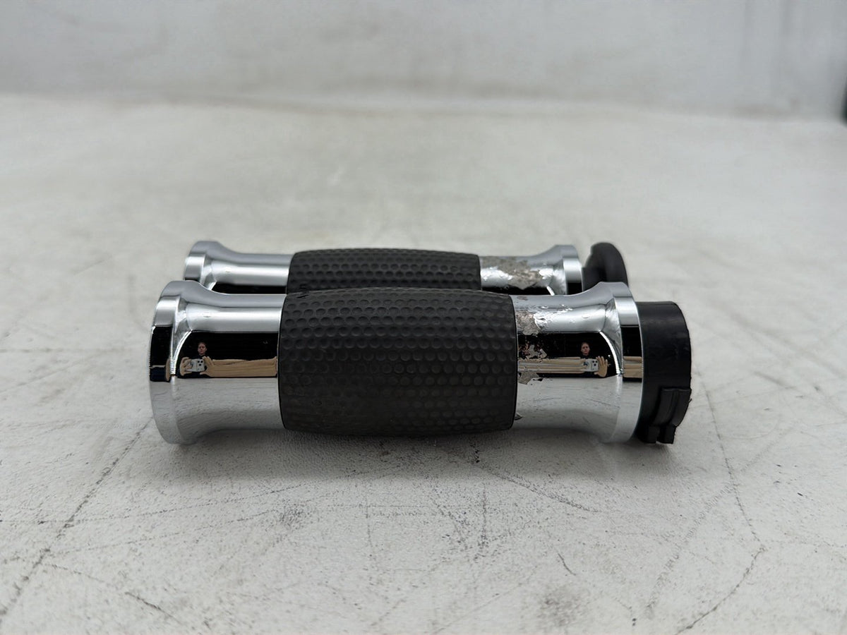 2005 Harley Softail Fat Boy FLSTF OEM Front Left Right Handgrip Hand Grips