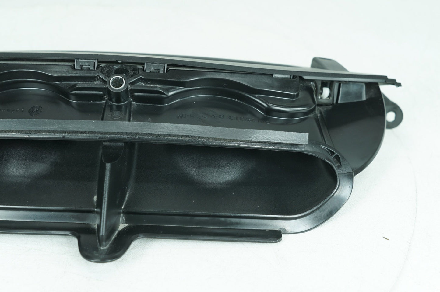 2008 - 2016 Harley-Davidson Touring Electra Glide Ultra Front Inner Fairing Air Duct Vent 29200003