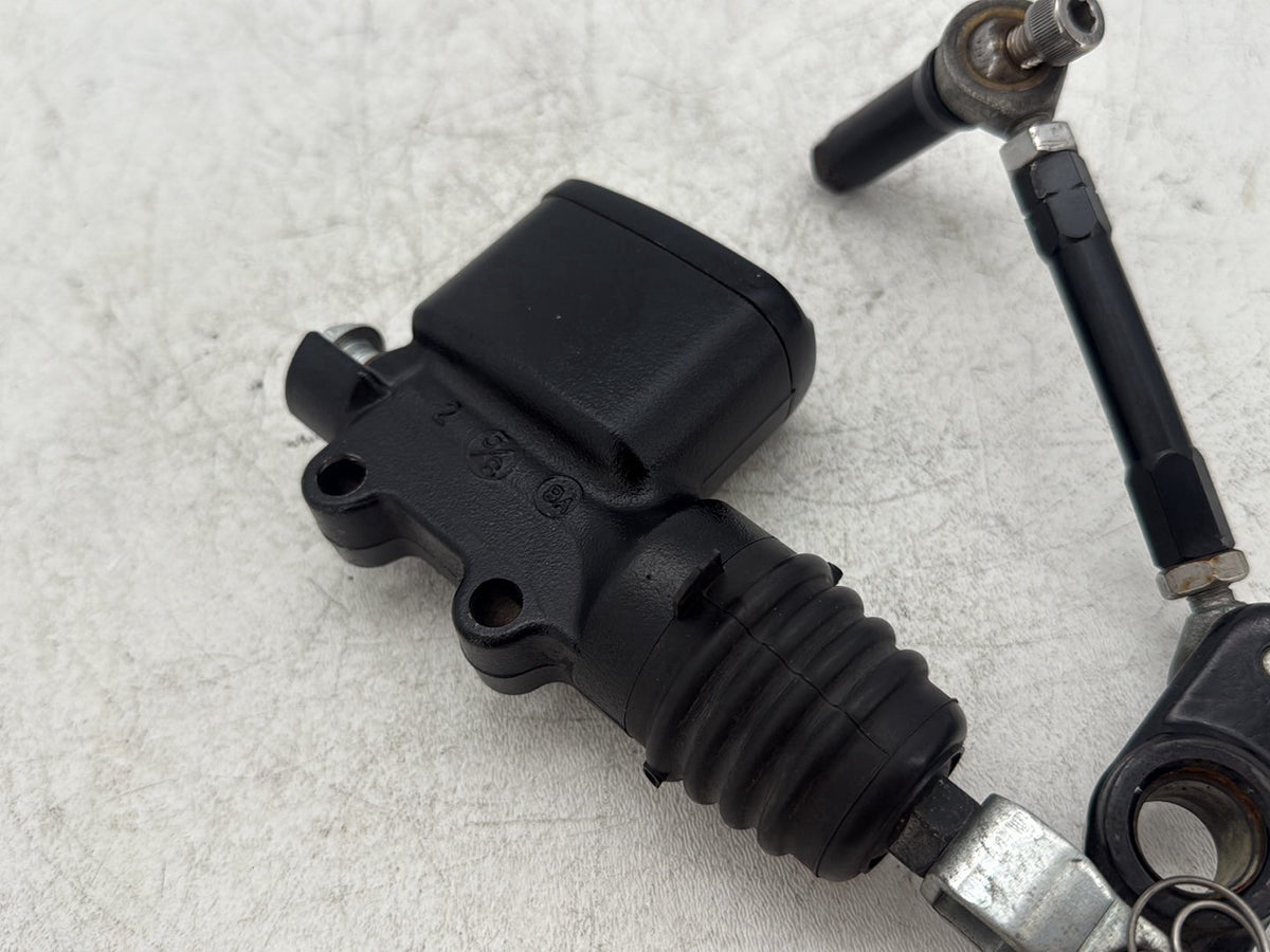 2019 Harley Softail Street Bob FXBB OEM Rear Brake Master Cylinder Reservoir