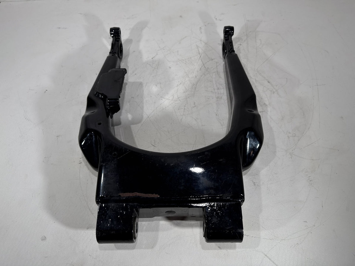 2014 Harley Electra Glide Touring Ultra OEM Rear Fork Swingarm Swing Arm