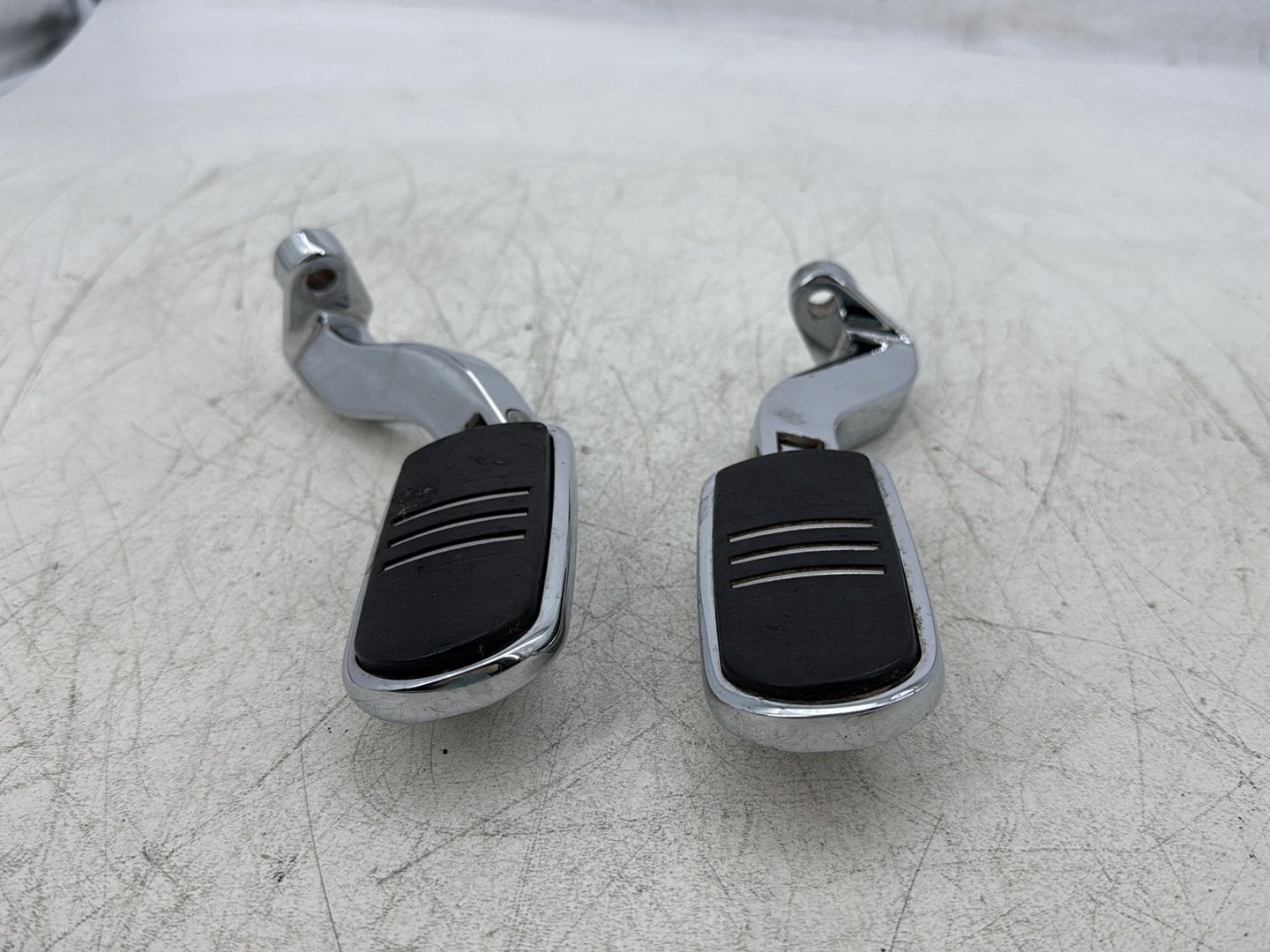 2015 Harley Road Glide Touring FLTRXS OEM Passenger Left & Right Foot Pegs