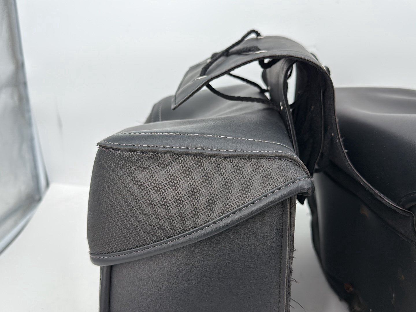 2004 - 2013 Harley-Davidson Sportster 883 Custom Rear Left Right Saddlebags Luggage Leather KEMI-MOTO