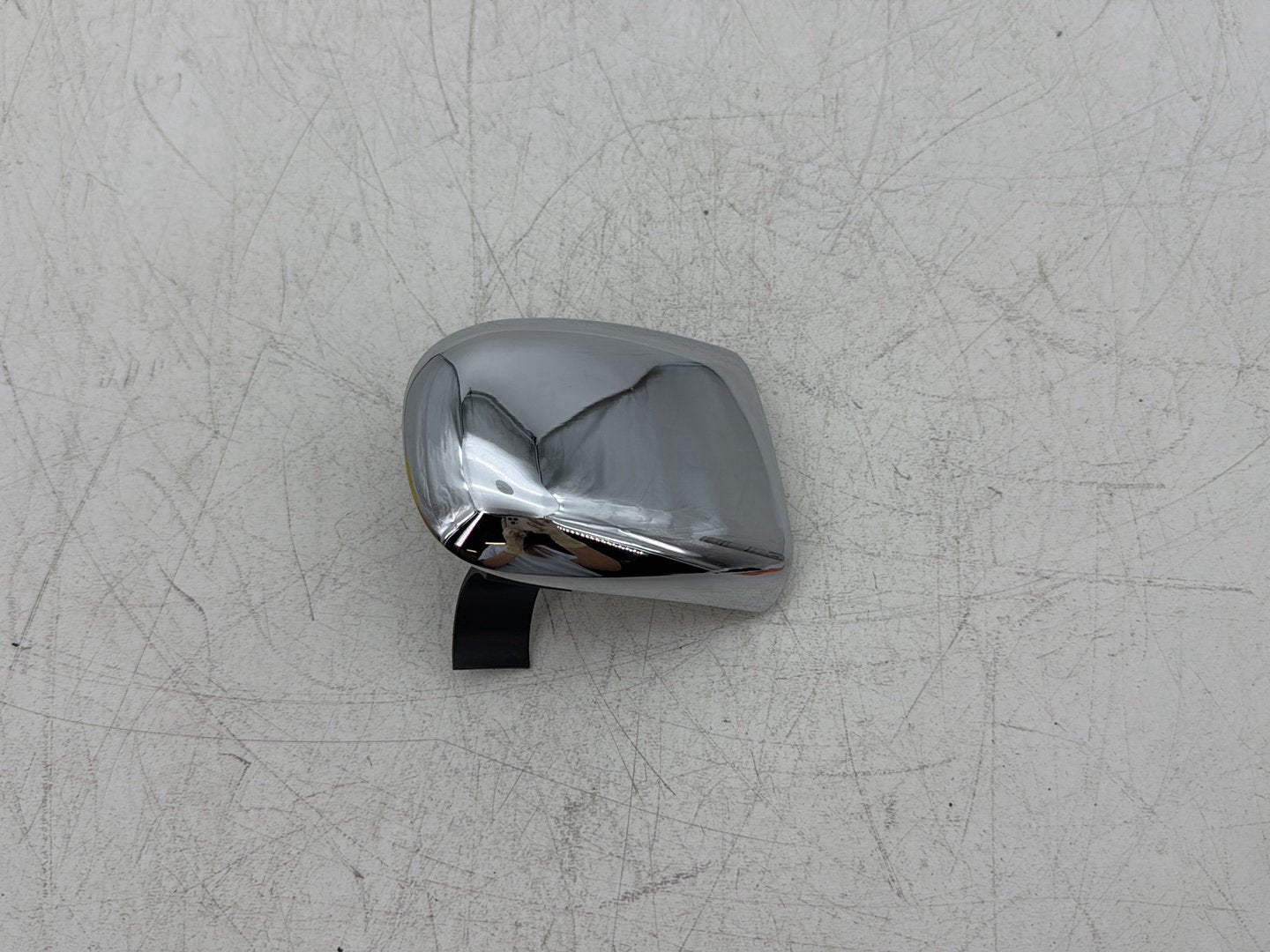 2008 Harley Dyna FXDL Low Rider Anniversary OEM Front Handlebar Riser Top Clamp Chrome