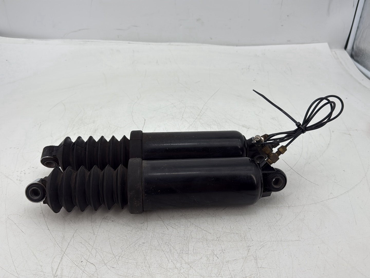 95 Harley Touring Electra Glide Classic OEM Rear Left Right Shock Absorbers 13"