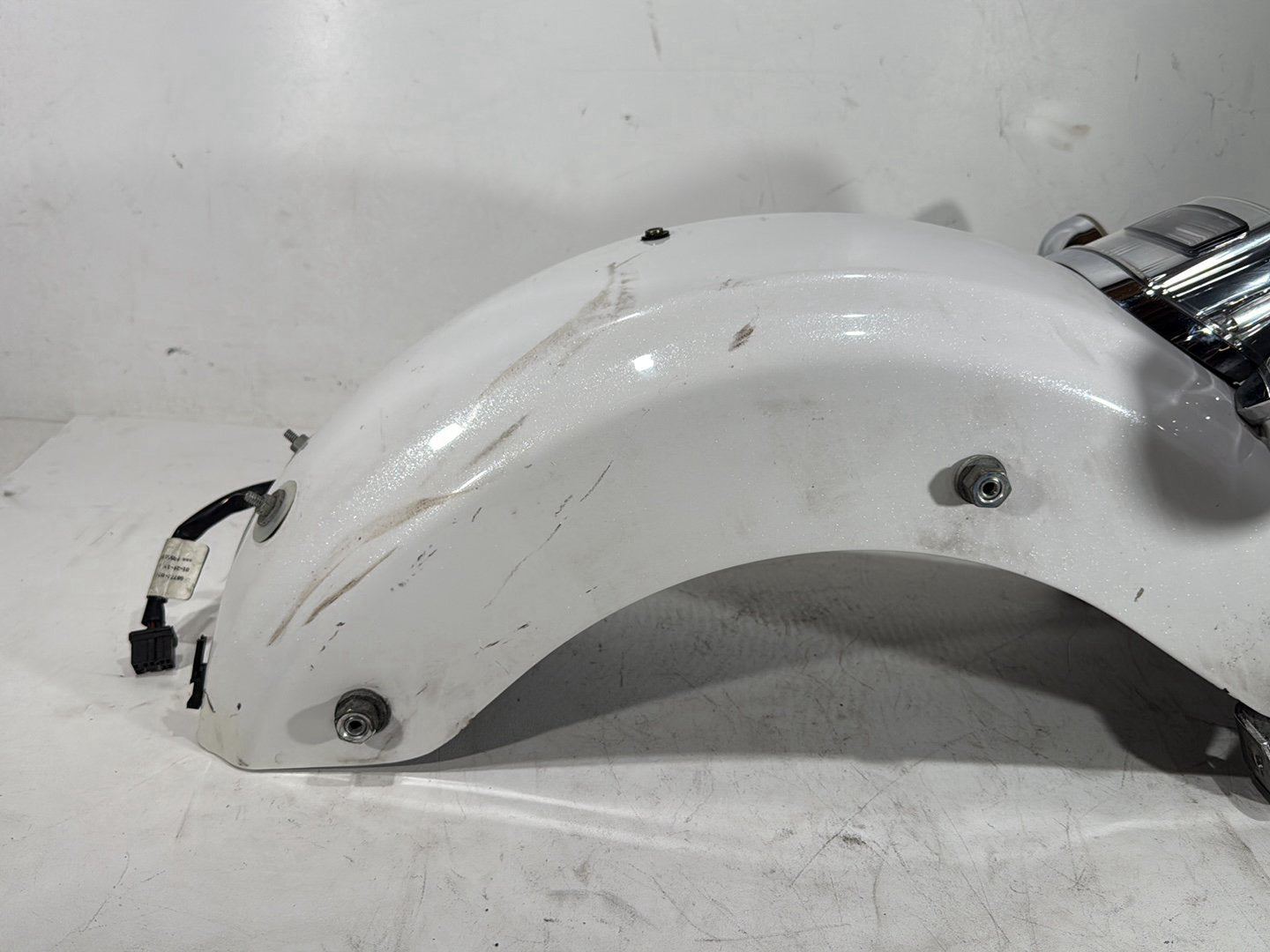 2013 Harley Electra Glide Touring Ultra FLHTCUI OEM Rear Wheel Fender & Turn Signals Bar