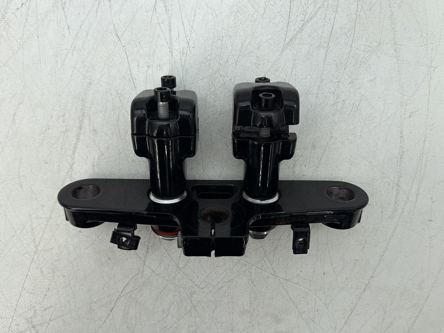 2011 Harley Softail FLSTFB Fat Boy OEM Front Fork Upper Triple Tree Clamps