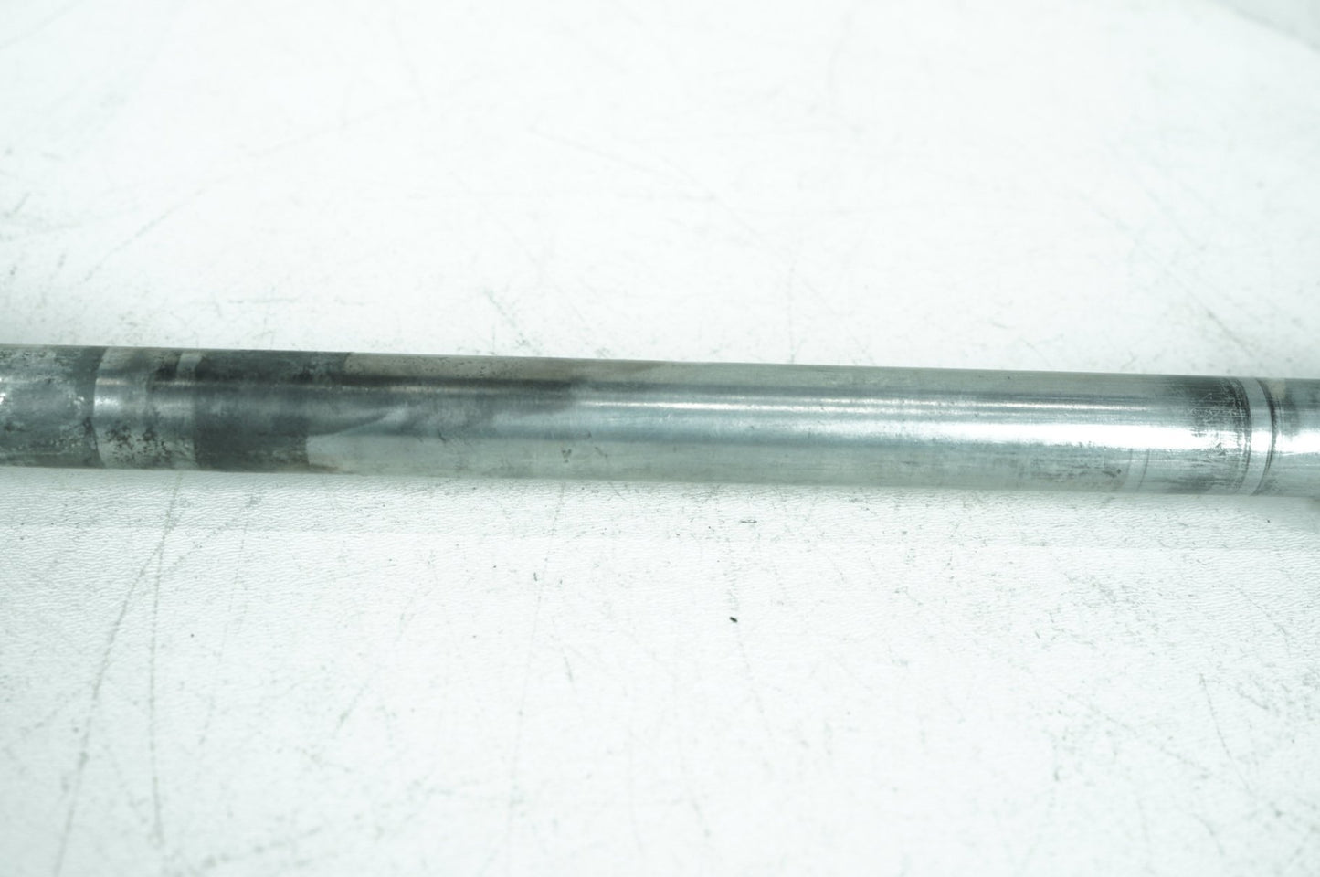 1999 - 2006 Harley-Davidson Touring Road King Classic Rear Wheel Axle Bolt Shaft  	41110-89