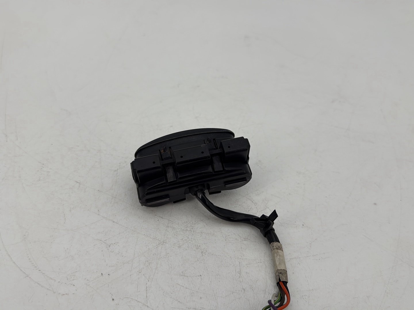 1999 - 2006 Harley-Davidson Touring Road King Custom Dash Indicator Lamp Wire Plug In 68113-99B