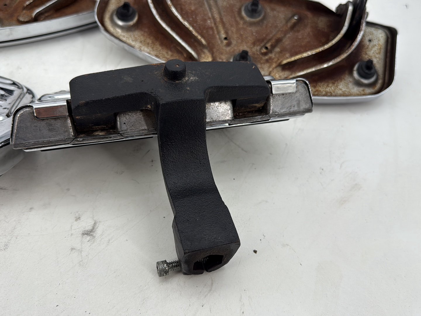 2002 Harley Heritage Softail Classic FLSTC OEM Left Right Driver & Pass Floorboard Foot Rest