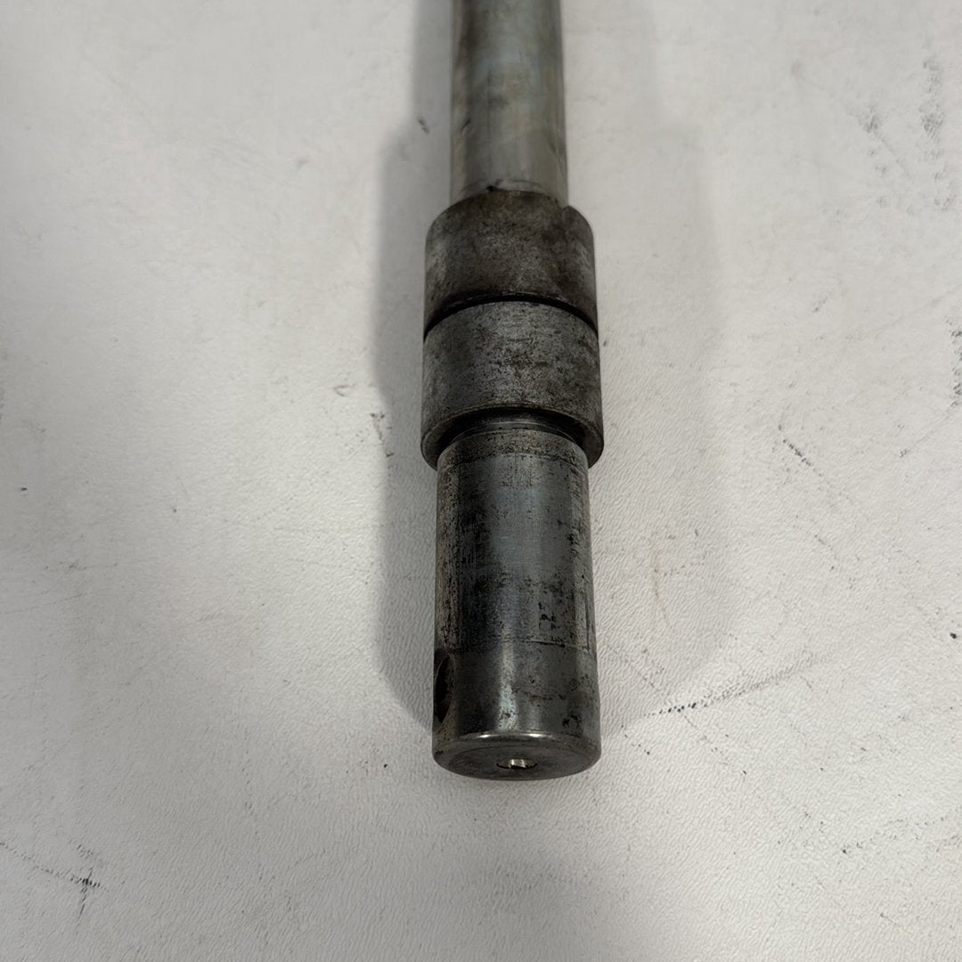 1999 - 2006 Harley-Davidson Touring Electra Glide Ultra Front Wheel Axle Bolt Shaft 43364-00