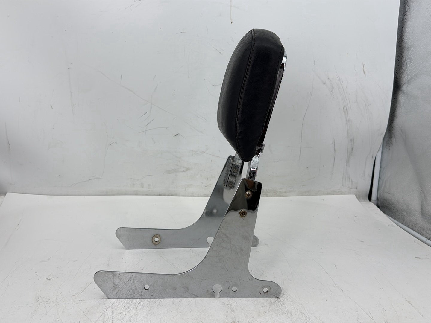 2009 Harley Sportster 883 Low XL883L OEM Rear Sissy Bar w/ Backrest Cushion Pad