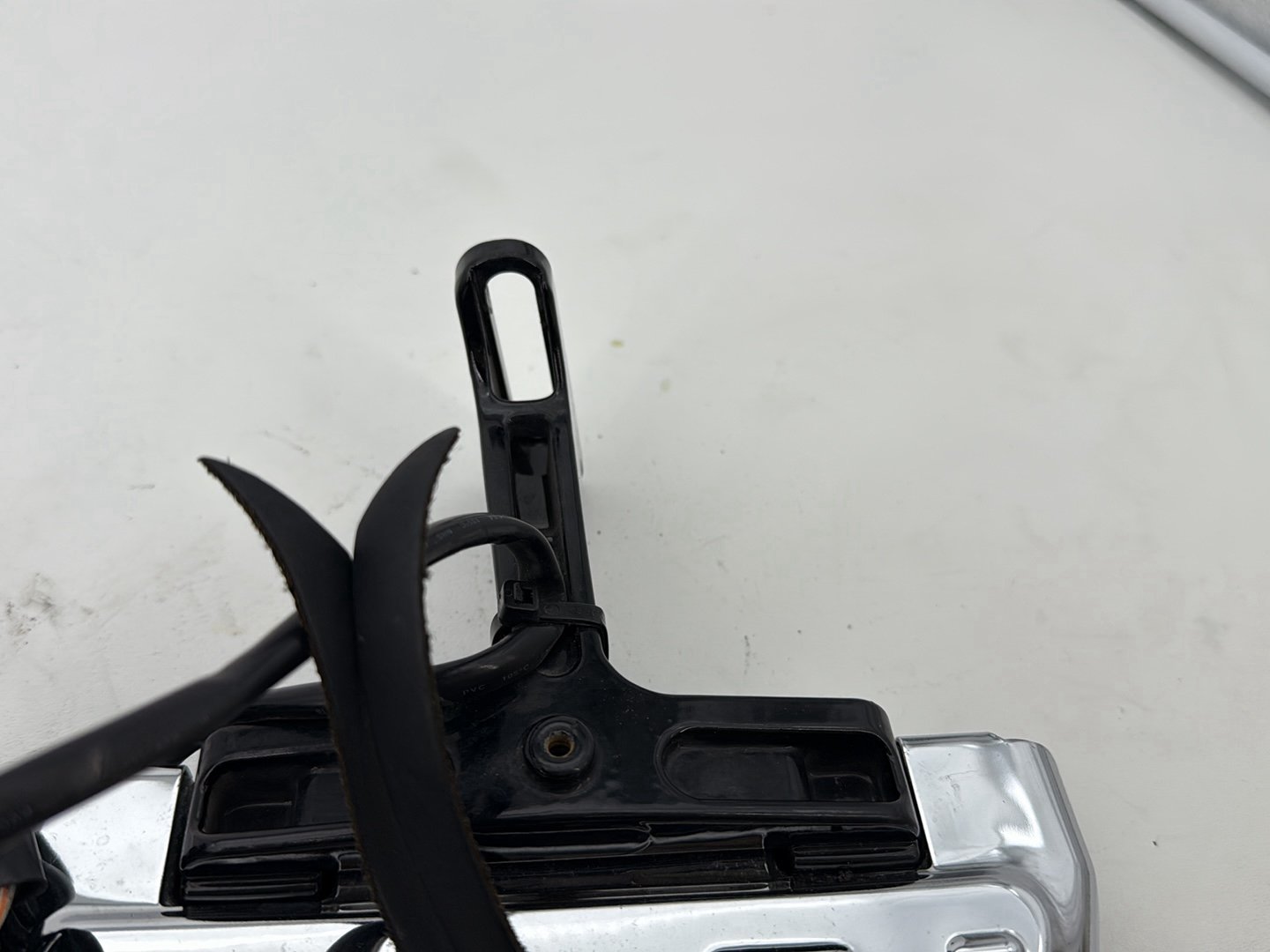 2011 Harley Road King Touring FLHRC Classic OEM Left & Right Passenger Floorboard Foot Rest