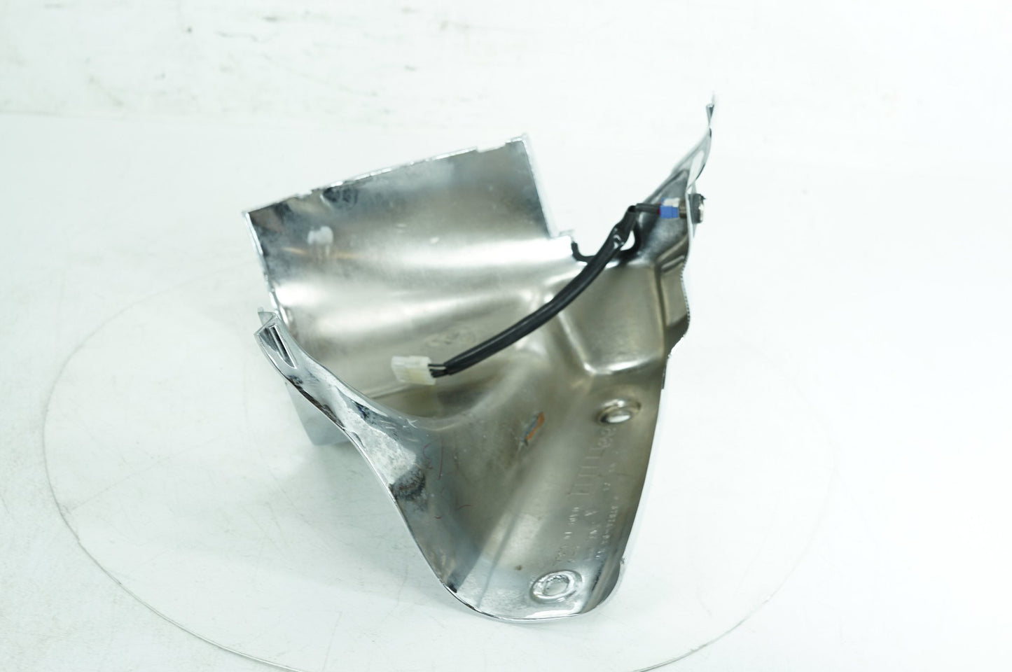 1999 - 2006 Harley-Davidson Touring Road King Classic Right Headlamp 1 Nacelle Cover Cowl  	67674-94