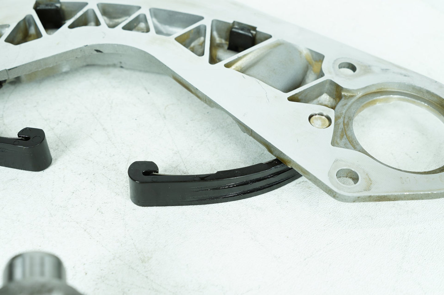 1999 - 2006 Harley-Davidson Softail Heritage Classic Engine Motor Lower Timing Chain Guide 14715-00
