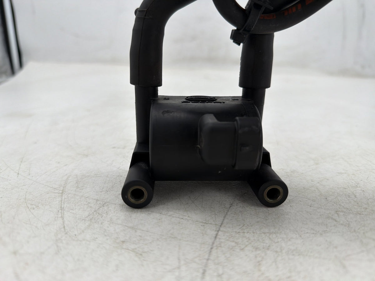 2012 Harley Street Glide Touring FLHX OEM Ignition Coil Spark Plugs Cable