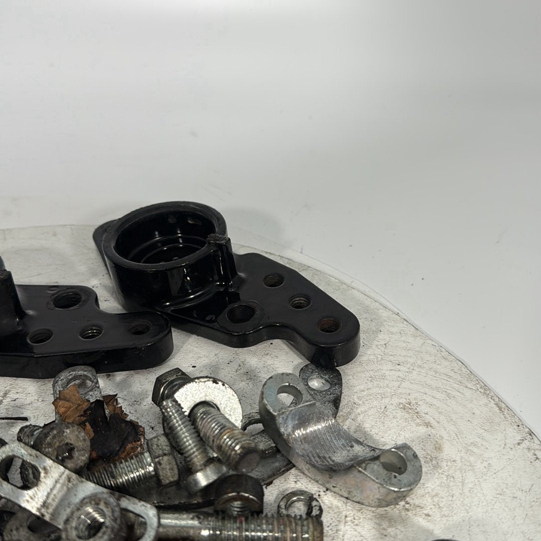2004 Harley-Davidson Touring FLHTCUI - Hardware Bolts Nuts & Brackets