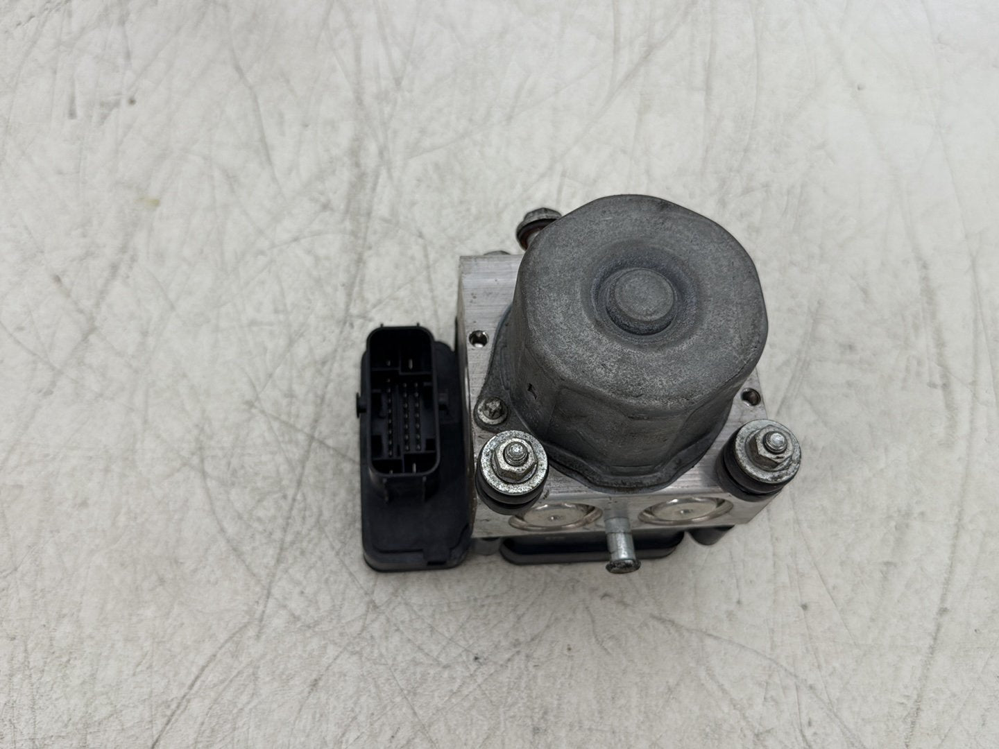 2015 Harley Road Glide Touring FLTRXS OEM ABS Brake Pump & Control Module