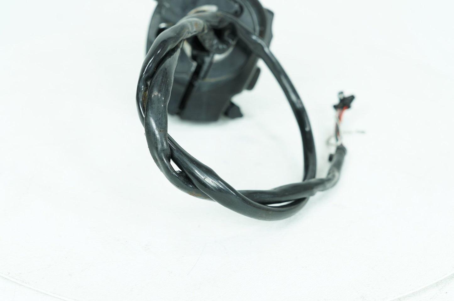 2017 - 2025 Harley-Davidson Touring Road Glide Ultra Right Engine Start Kill Switches Controls 71500129B